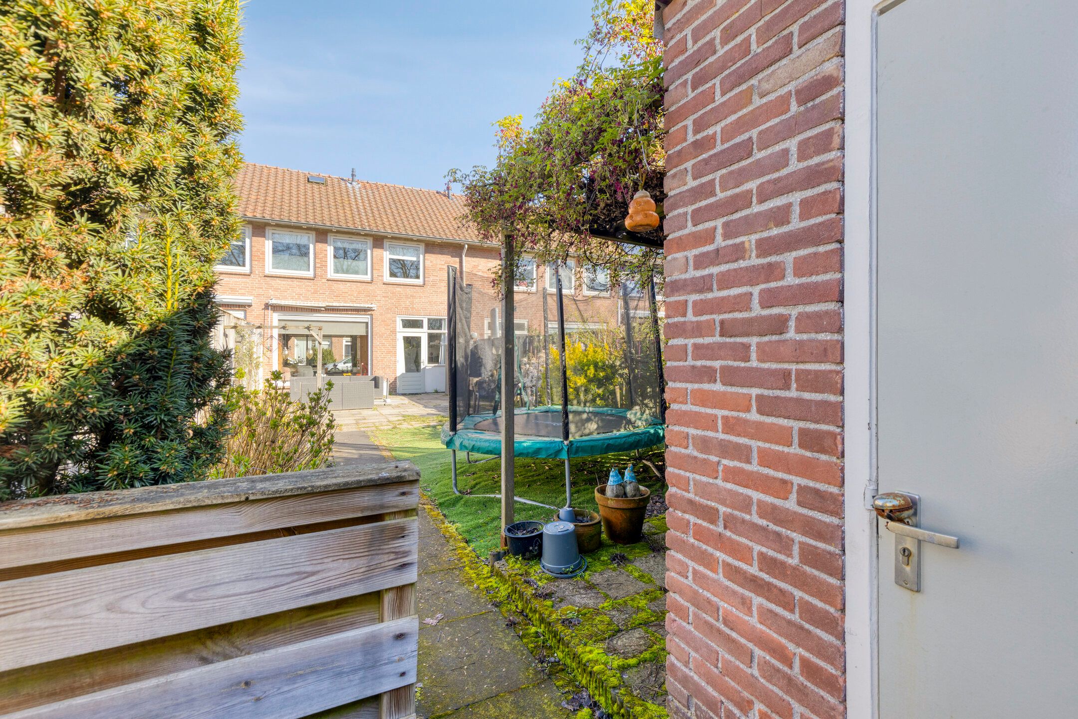 Practical family home with sunny backyard in quiet Dongen location — 39
