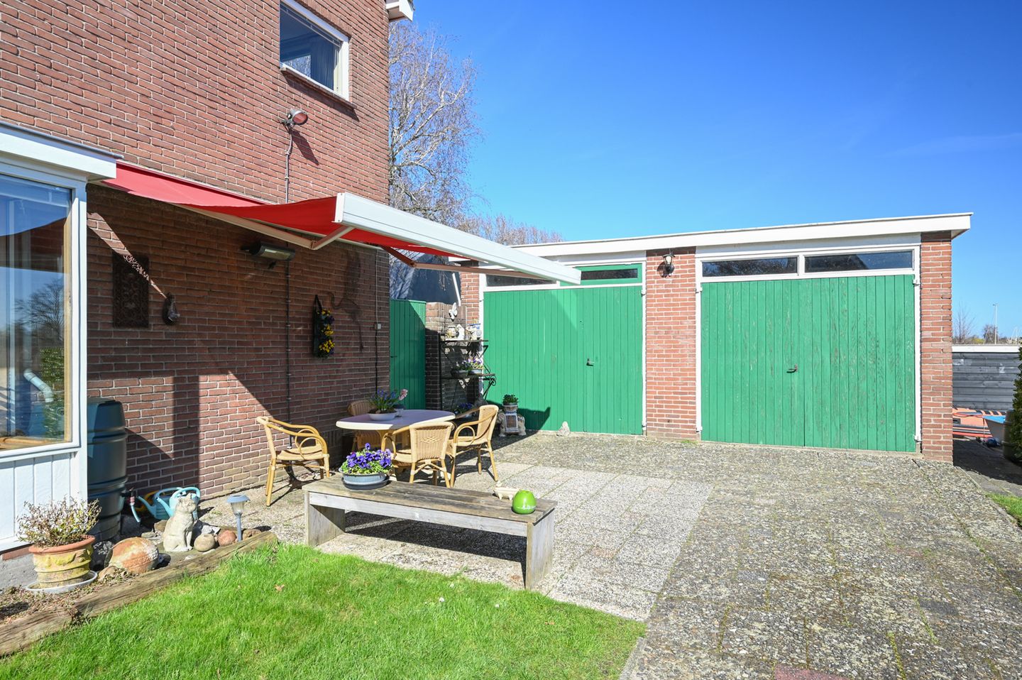 Waterfront family home with private jetty and double garage in Nederhorst den Berg — 32
