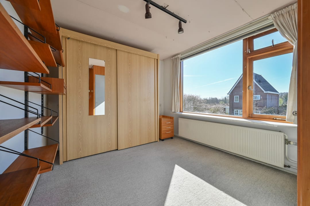 Waterfront family home with private jetty and double garage in Nederhorst den Berg — 20