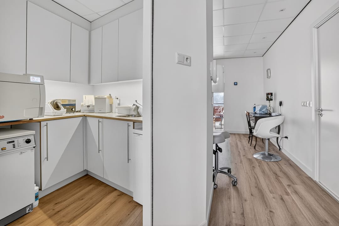 Charming ground floor apartment with sunny garden in Amsterdam Oud-Zuid — 17