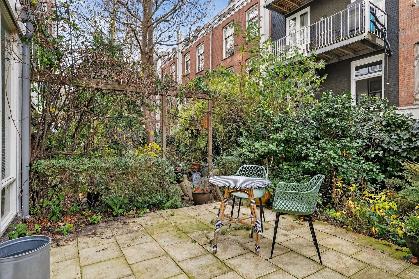 Charming ground floor apartment with sunny garden in Amsterdam Oud-Zuid — 22