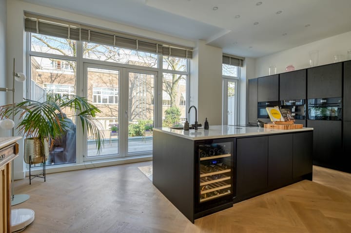 Photo 2 of Koningsplein 10