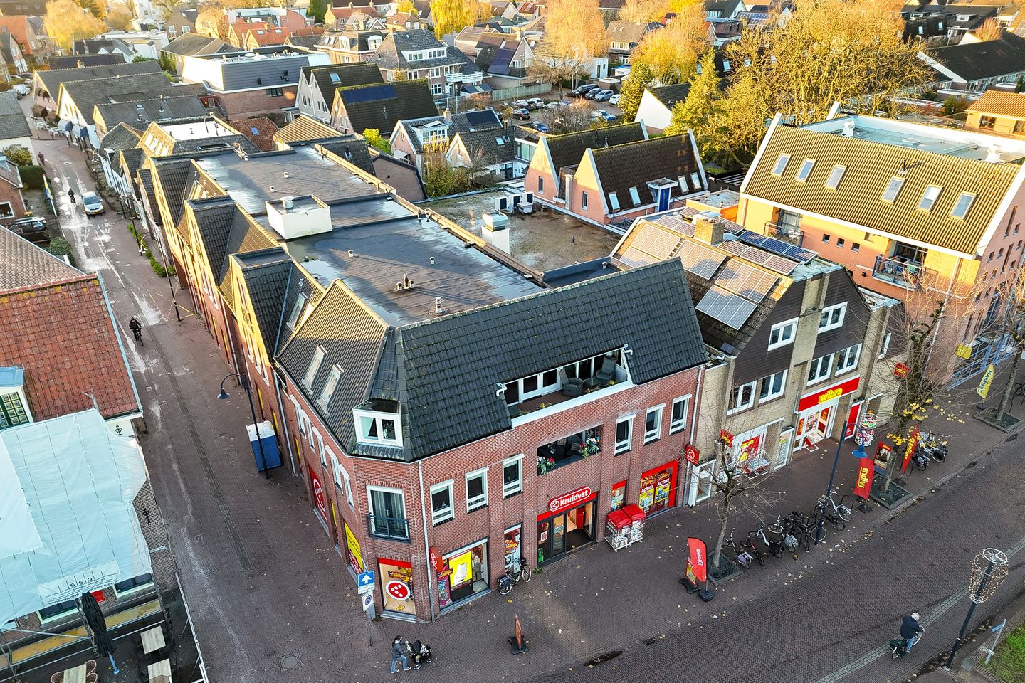 Photo 44 of Veenderweg 4-A