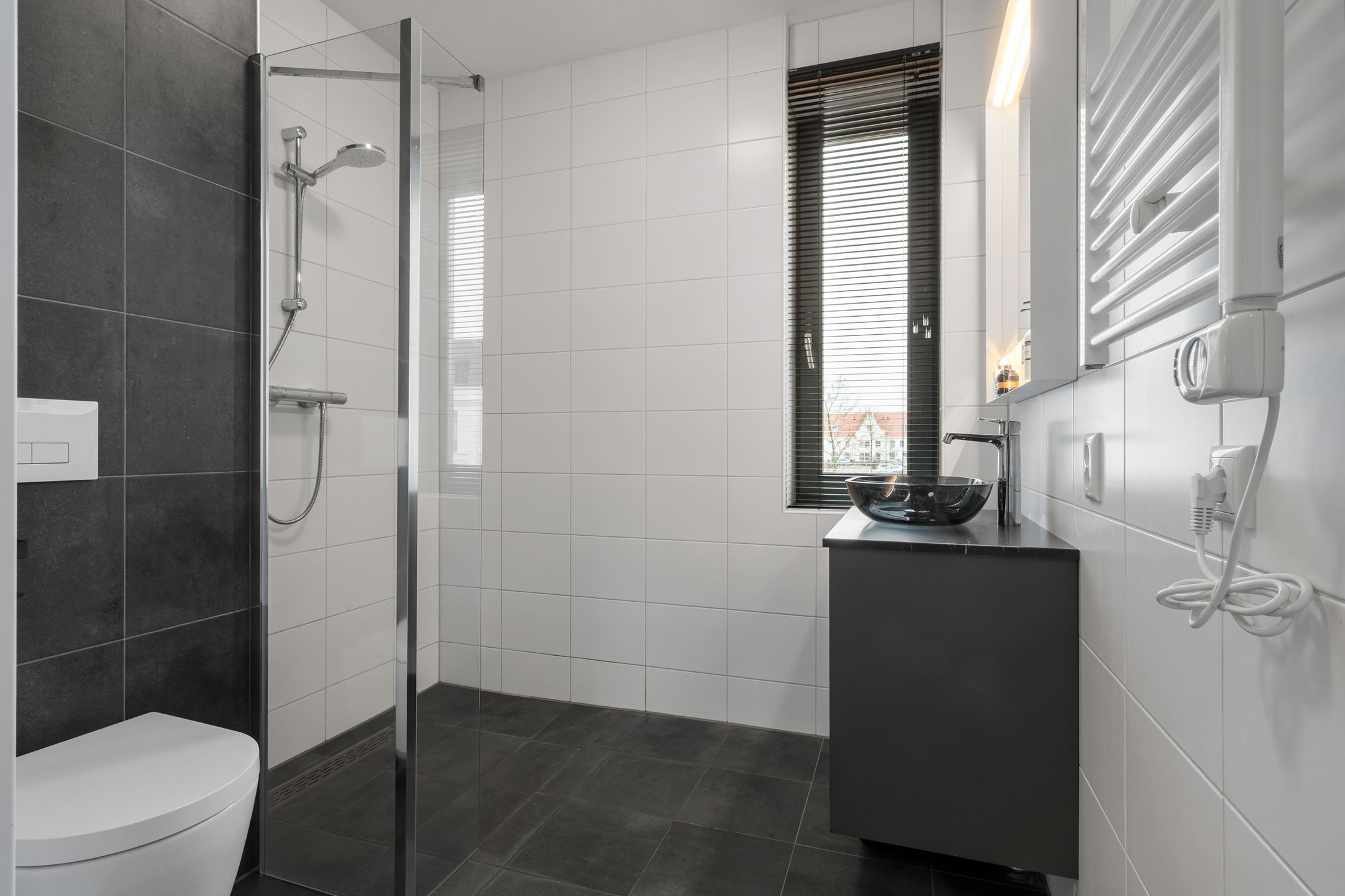 Photo 15 of Rozenhofstraat 1