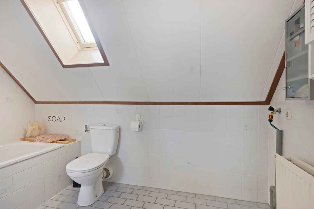 Spacious family home with garage in quiet Stokkum near Montferland forest — 25