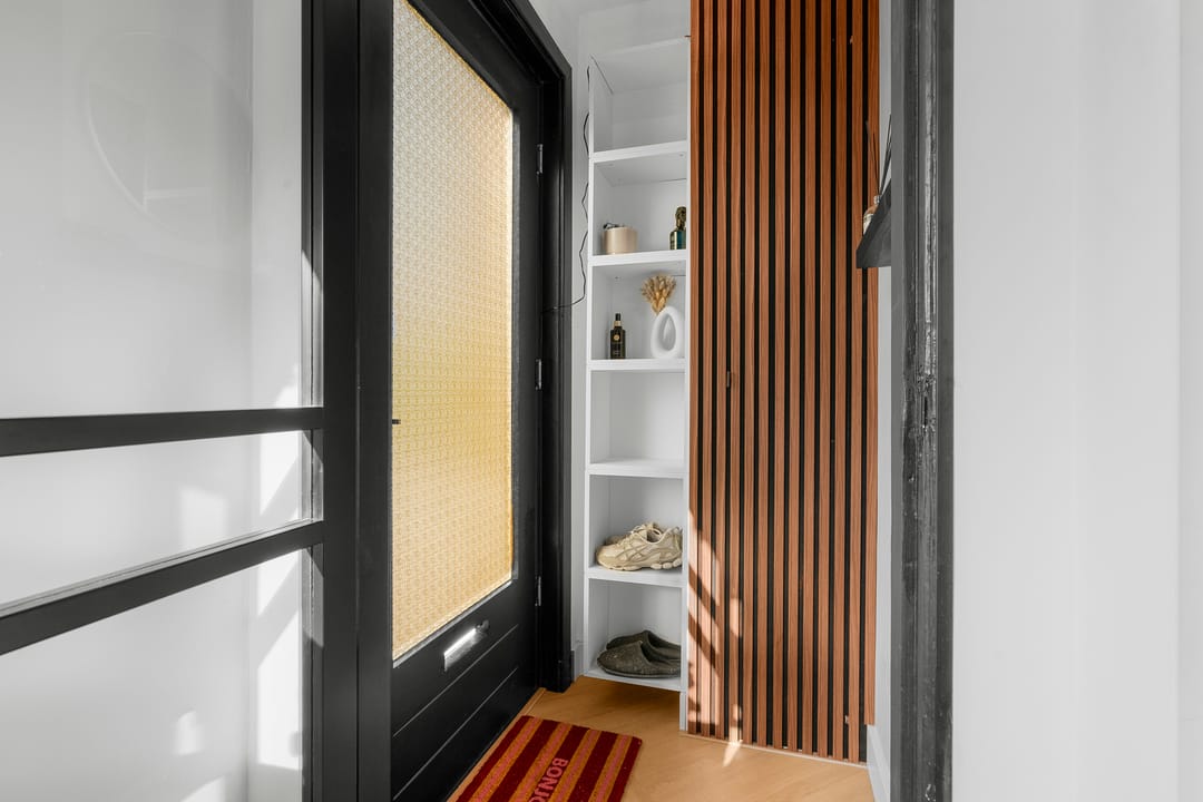 Move-in ready 1930s home with modern renovations and sunny garden — 13
