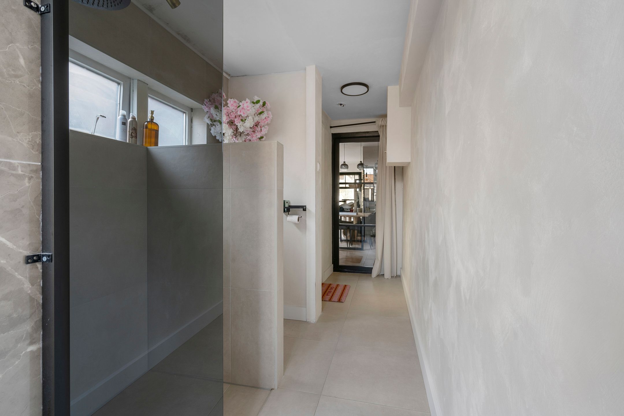 Move-in ready 1930s home with modern renovations and sunny garden — 18