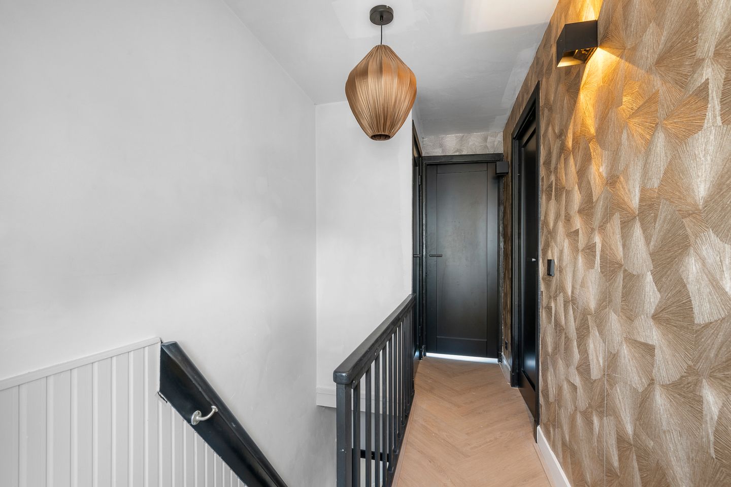 Move-in ready 1930s home with modern renovations and sunny garden — 20