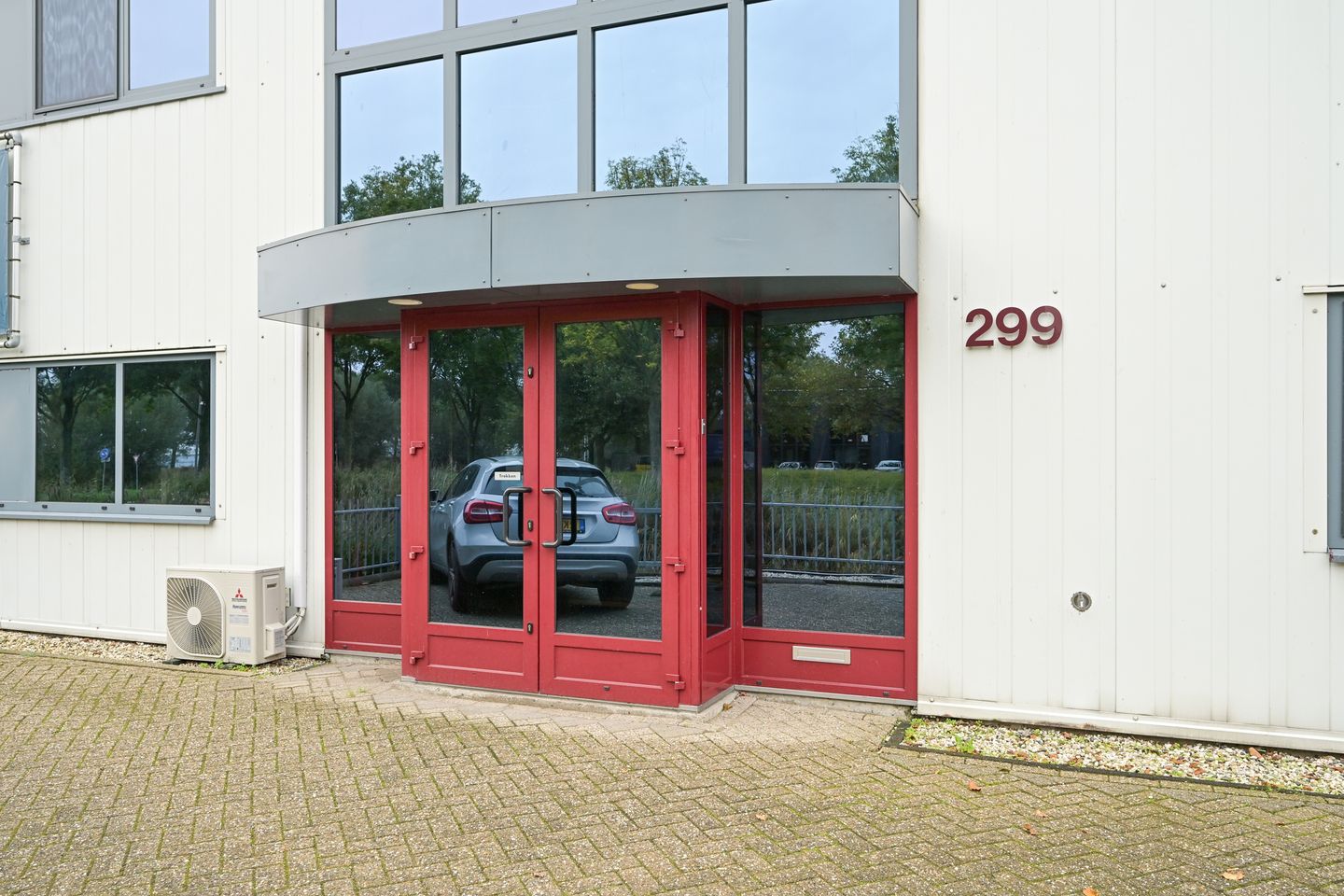 Bekijk foto 3 van Radonstraat 299