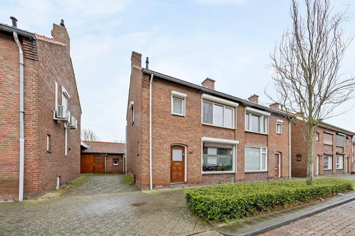 Photo 5 of Oranjestraat 44