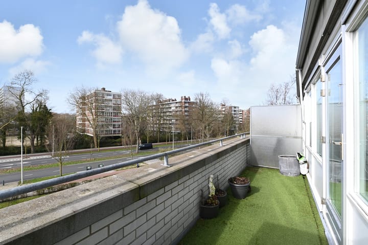 Appartement te koop: Ir. van der Sluijsplantsoen 49, 'S-Gravenhage