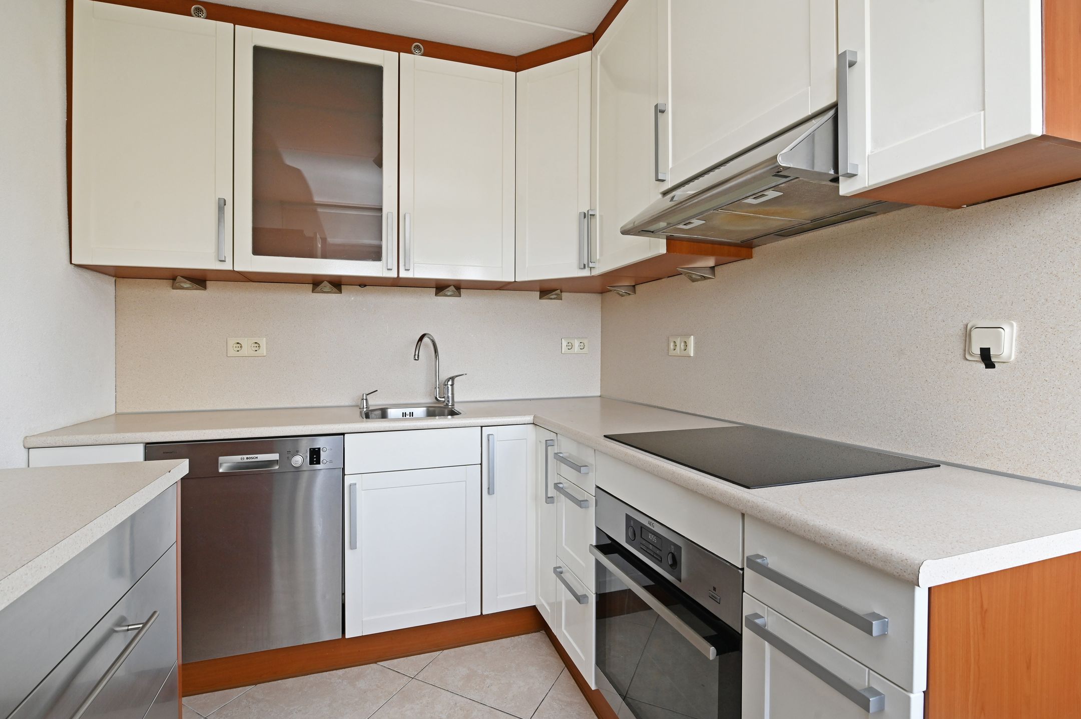 Spacious Two-Level Maisonnette with Private Parking in Green Mariahoeve — 20
