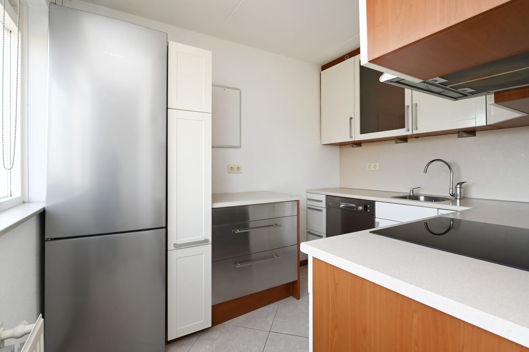 Spacious Two-Level Maisonnette with Private Parking in Green Mariahoeve — 21