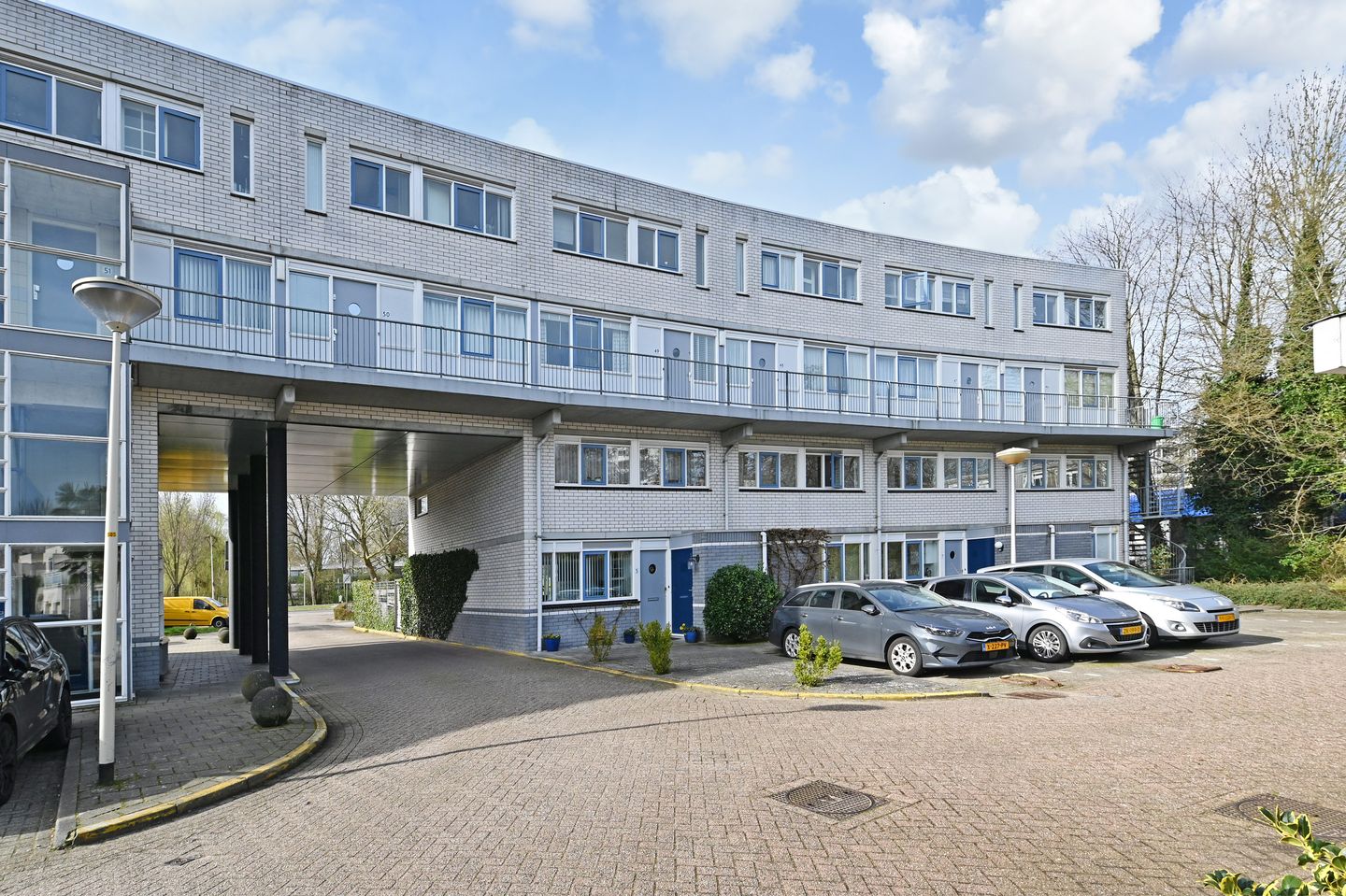 Spacious Two-Level Maisonnette with Private Parking in Green Mariahoeve — 28