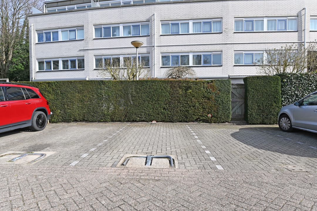 Spacious Two-Level Maisonnette with Private Parking in Green Mariahoeve — 31