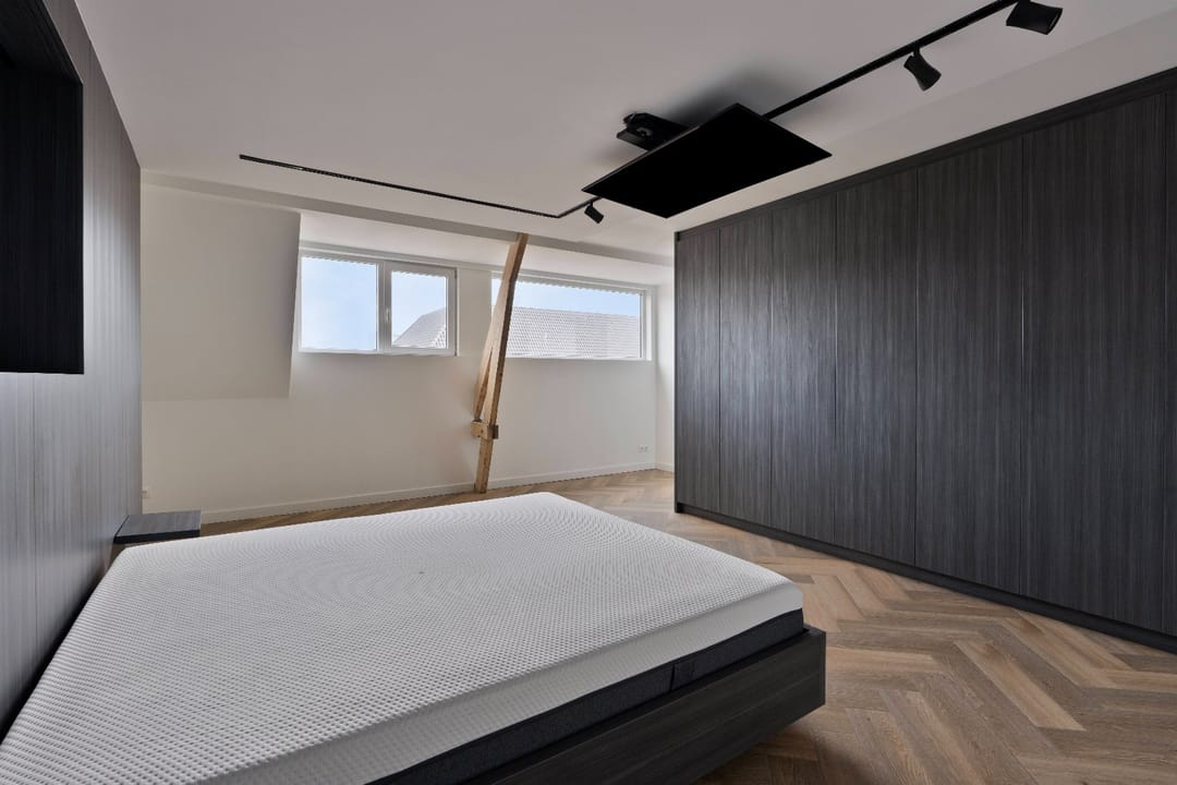 Luxurious Renovated Penthouse in Roermond City Center — 23