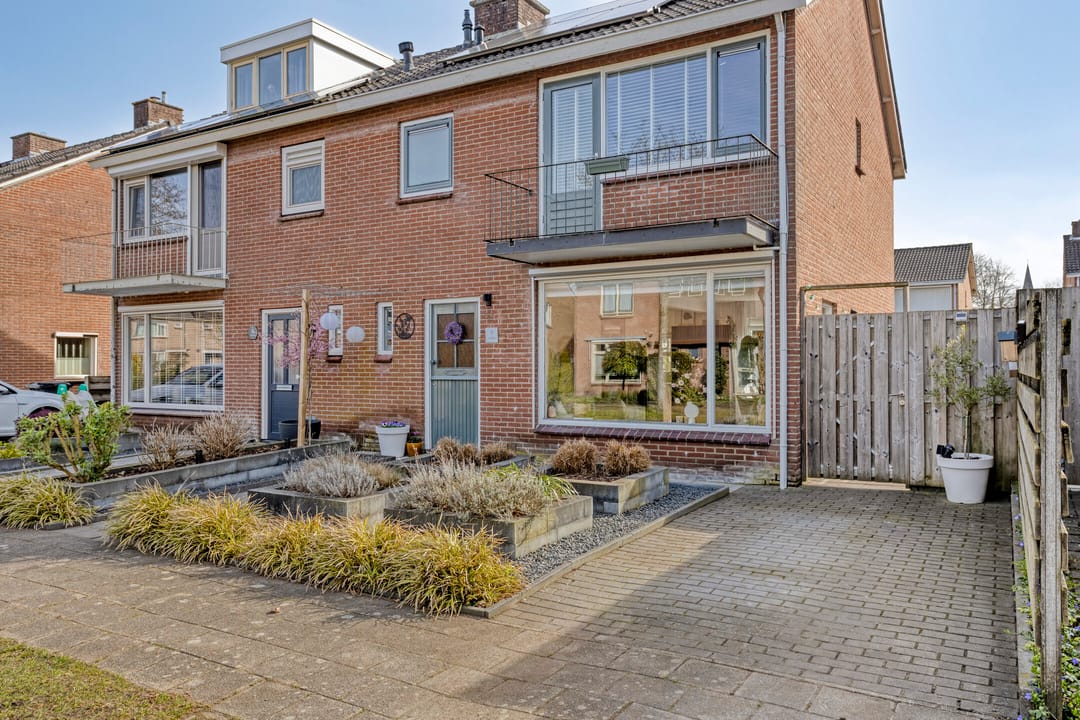 Foto 2 van van Laarstraat 7