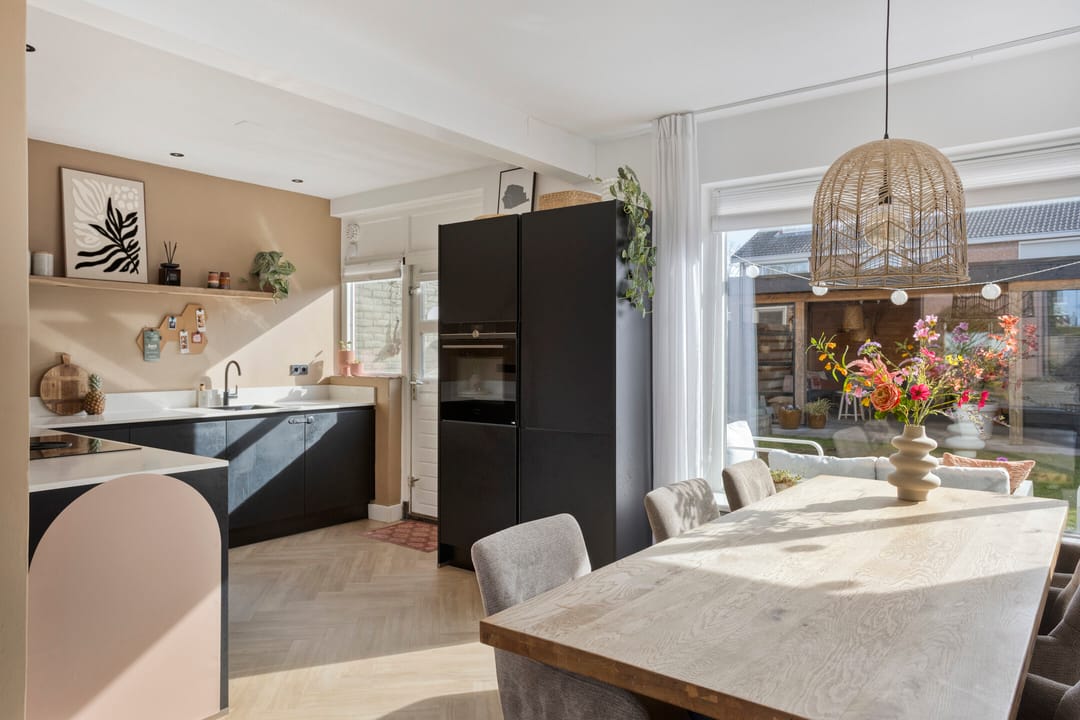 Foto 13 van van Laarstraat 7