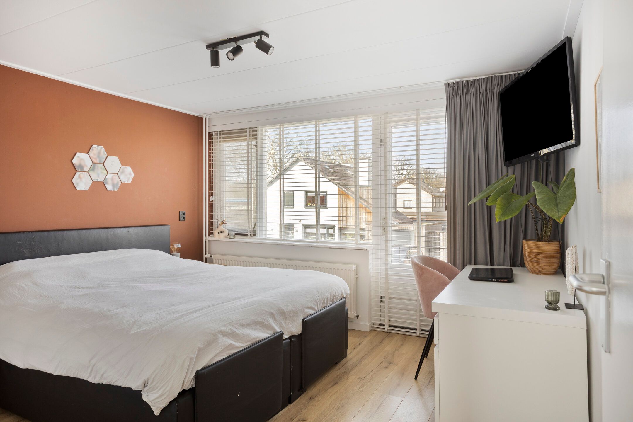 Foto 21 van van Laarstraat 7