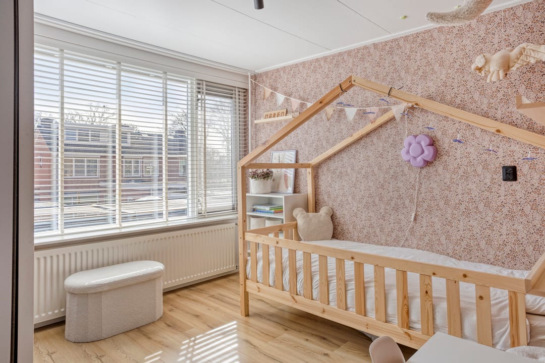 Foto 26 van van Laarstraat 7