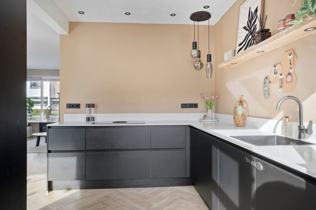 Foto 16 van van Laarstraat 7