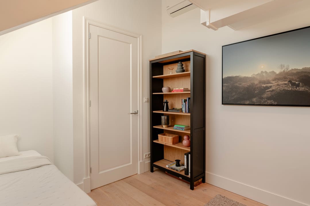 Statig dubbel bovenhuis in Oud Zuid, A-label, eigen grond, 3 slpkmrs. — 38