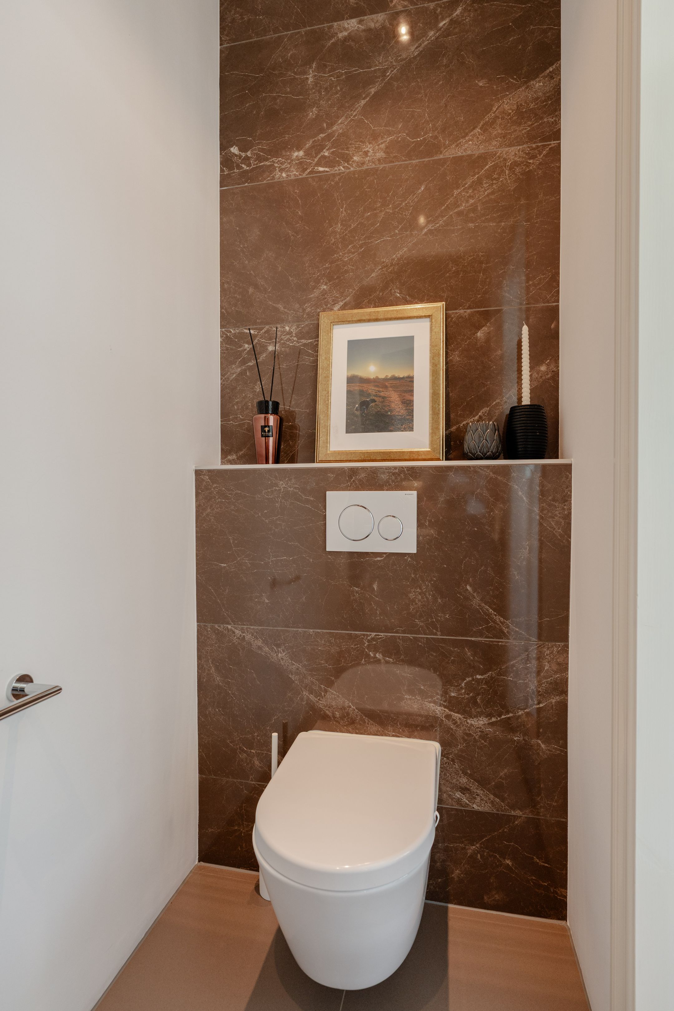 Statig dubbel bovenhuis in Oud Zuid, A-label, eigen grond, 3 slpkmrs. — 42