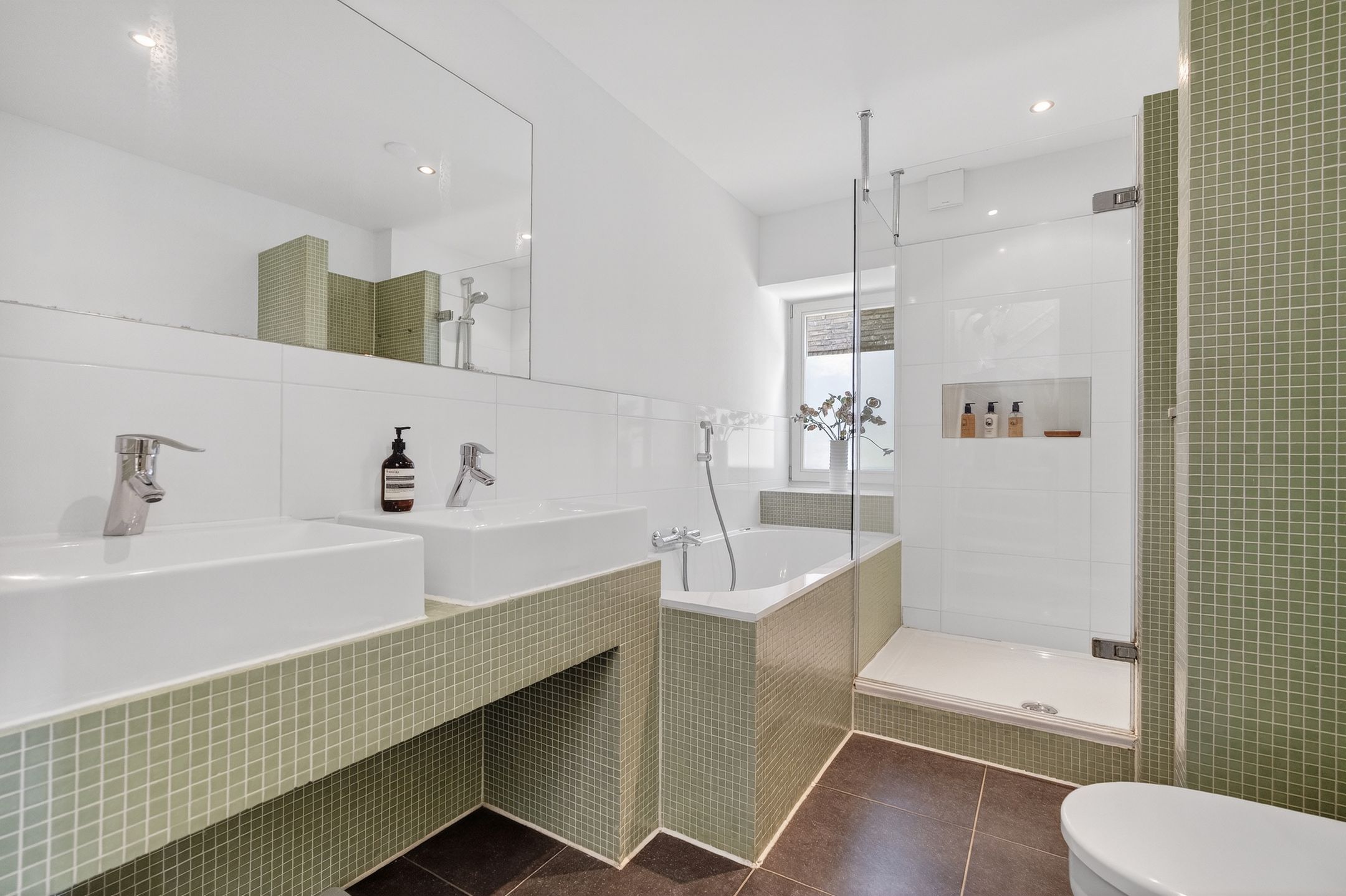 Spacious family home with 5 bedrooms and garden studio in Amstelveen Elsrijk — 27