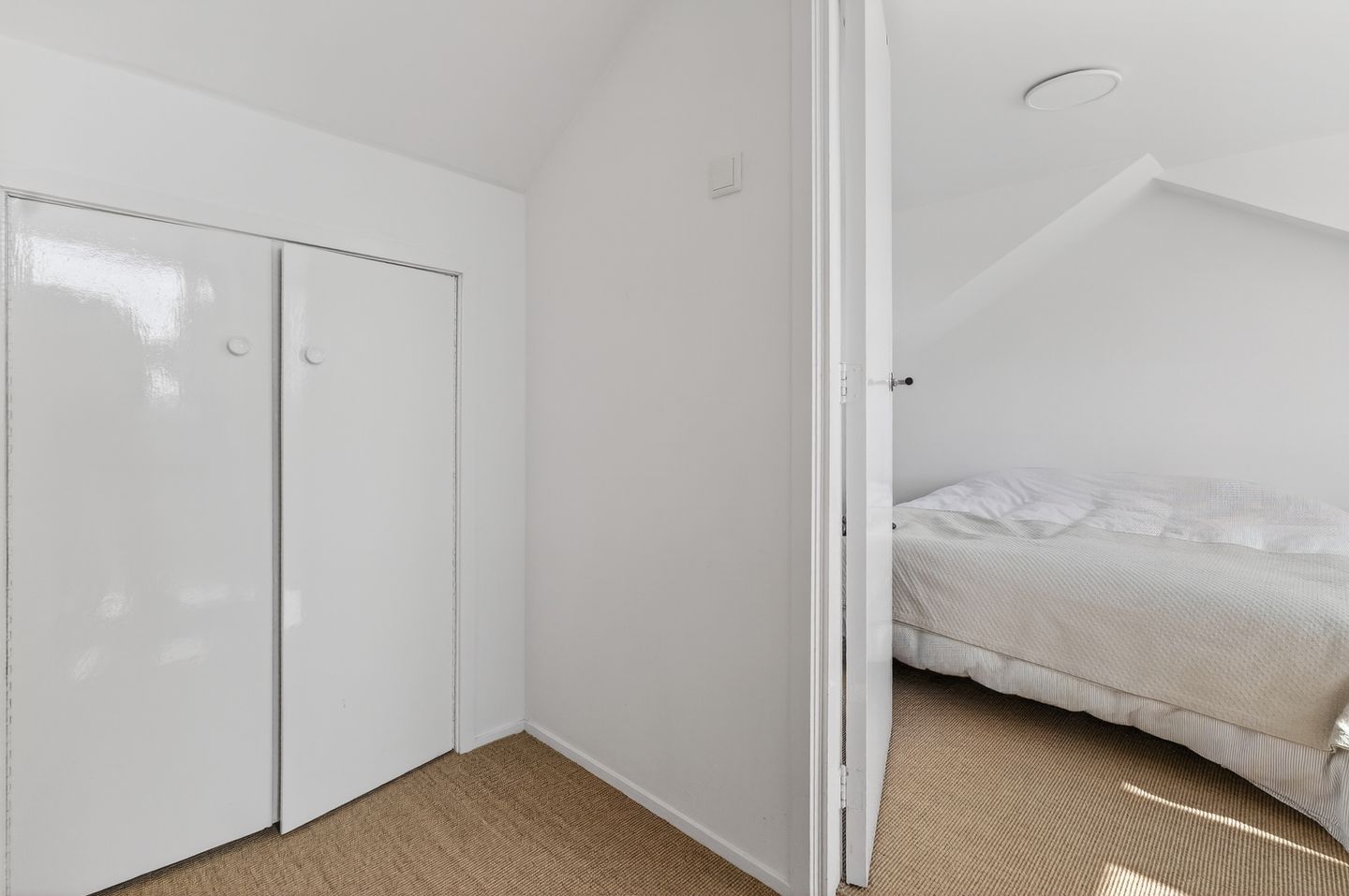Spacious family home with 5 bedrooms and garden studio in Amstelveen Elsrijk — 35