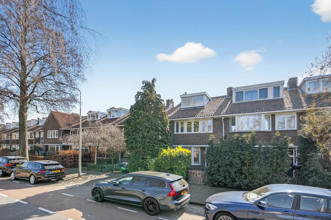 Spacious family home with 5 bedrooms and garden studio in Amstelveen Elsrijk — 38