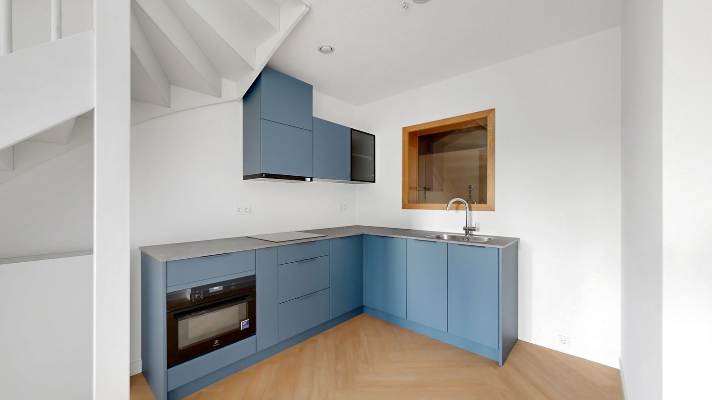 Luxurious New Build Apartment with South-Facing Terrace — 12