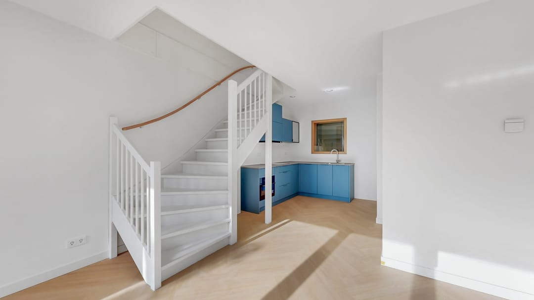Luxurious New Build Apartment with South-Facing Terrace — 14