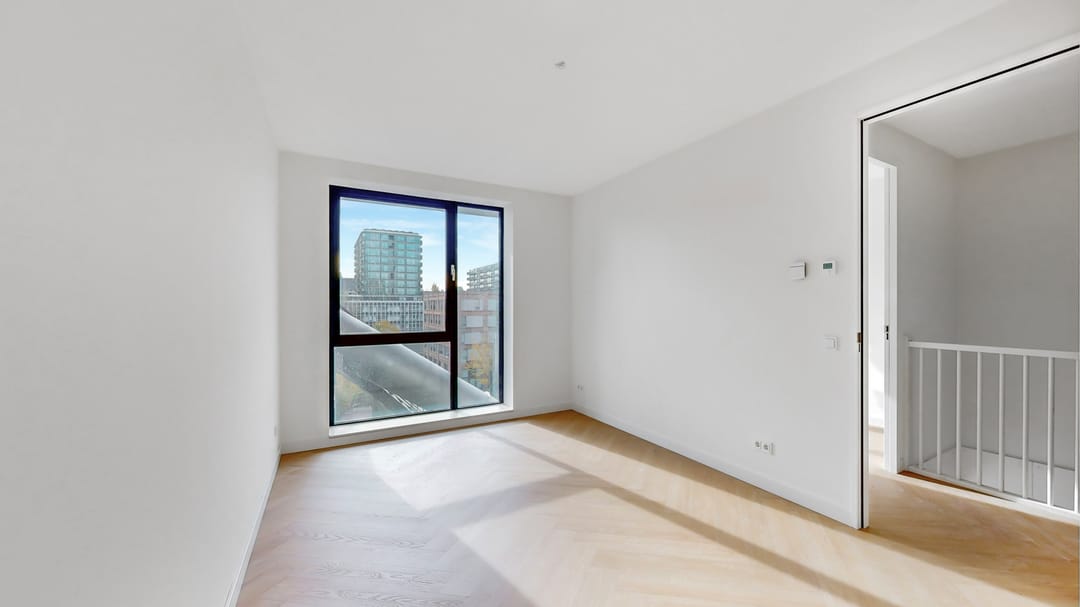 Luxurious New Build Apartment with South-Facing Terrace — 16