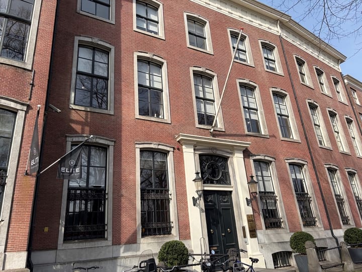 Bekijk foto van Lange Vijverberg 4