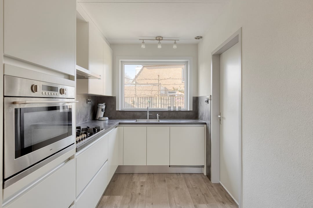 Foto 16 van Schweitzerstraat 17