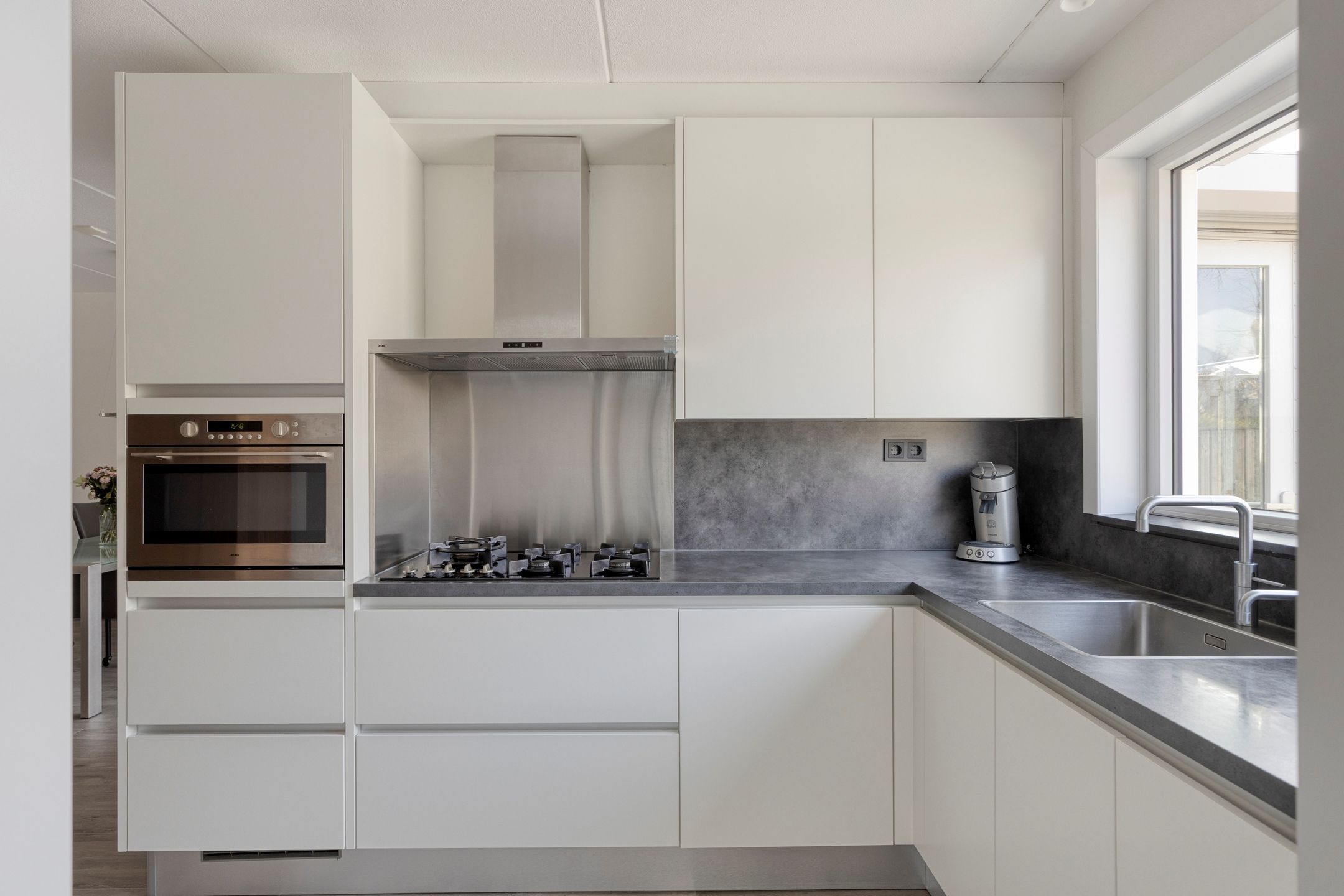 Foto 18 van Schweitzerstraat 17