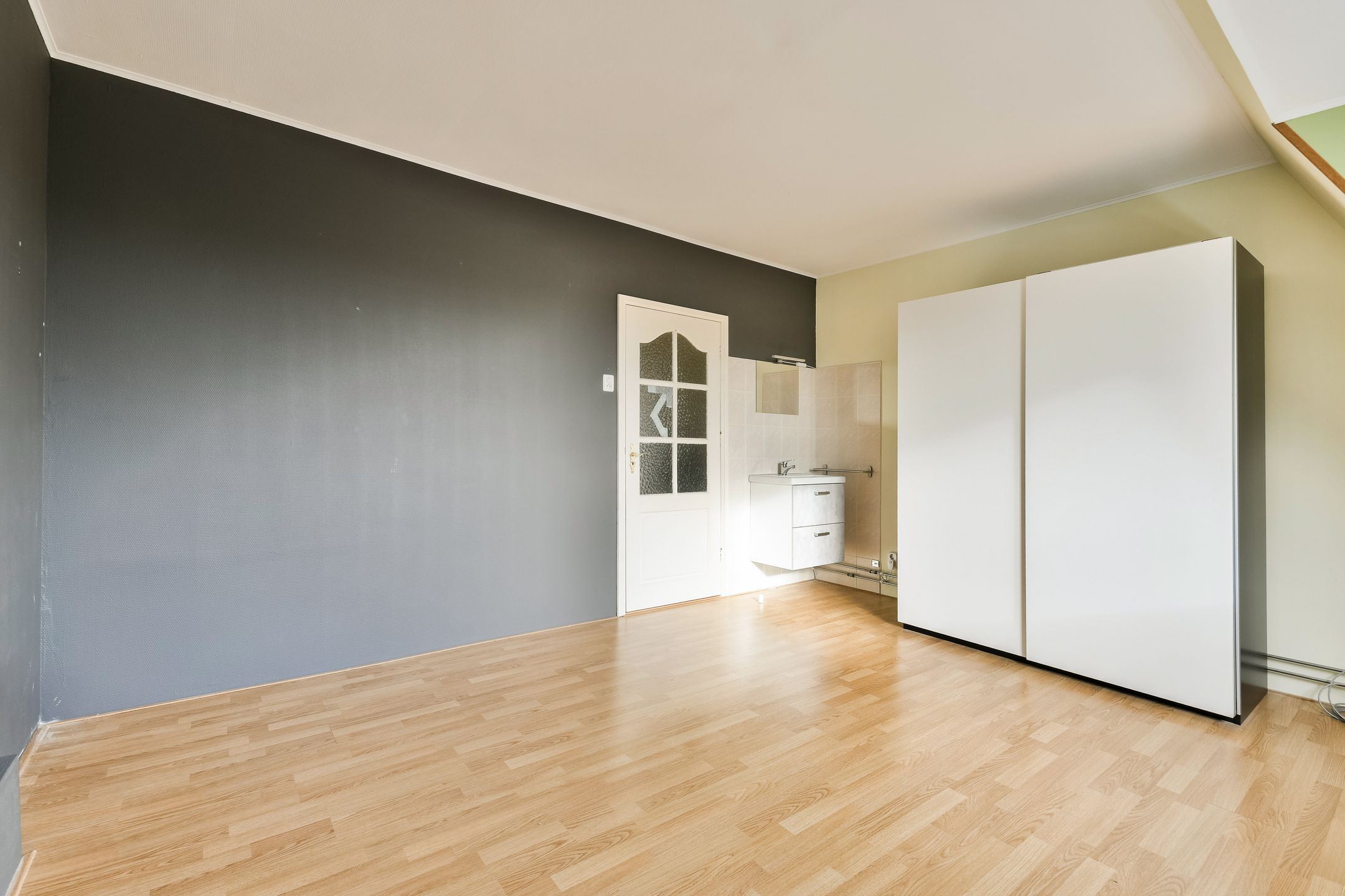 Spacious corner home with roof terrace and solar panels in IJmuiden — 23