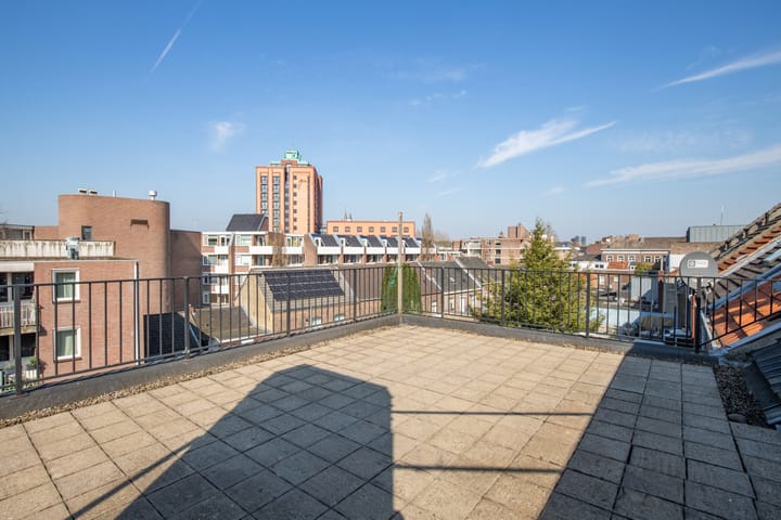 Photo 2 of Willem II Singel 38-F