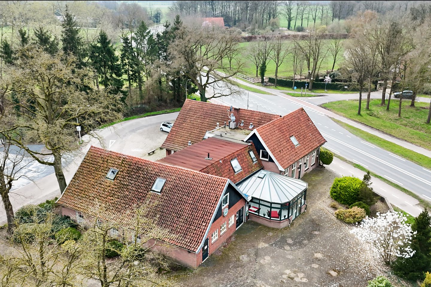 Bekijk foto 2 van Haaksbergerstraat 123