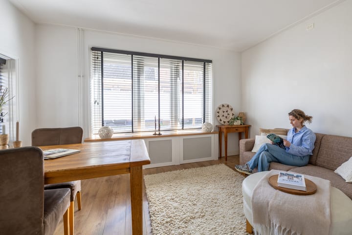 Photo 2 of Leeghwaterstraat 11