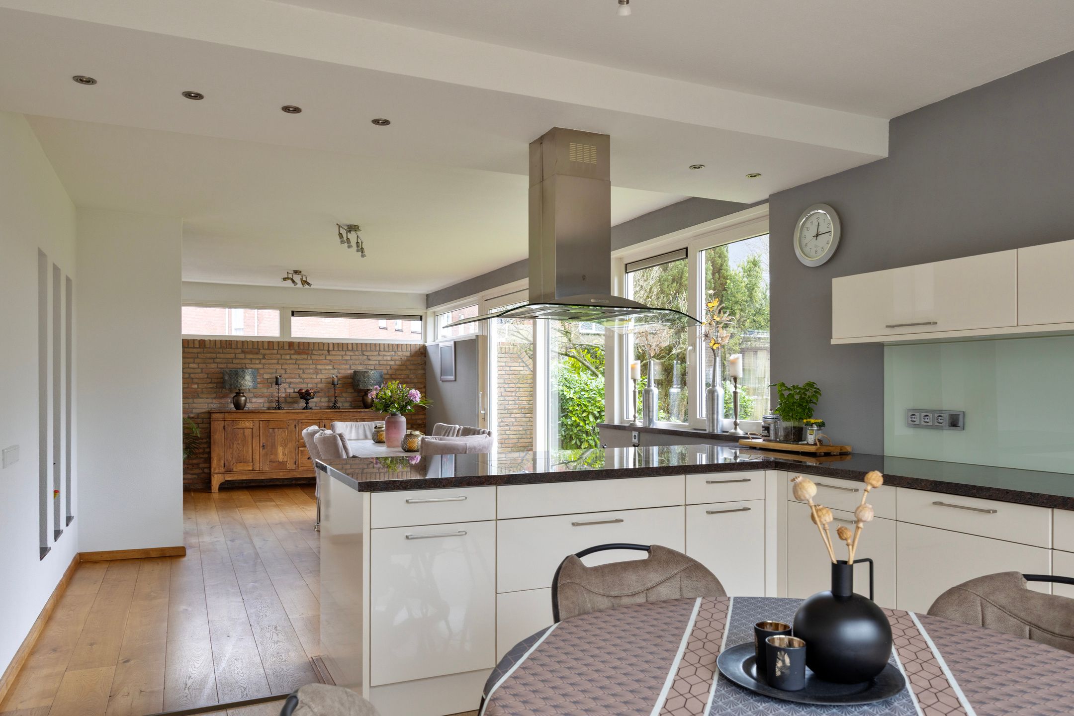 Photo 3 of Mozartstraat 18