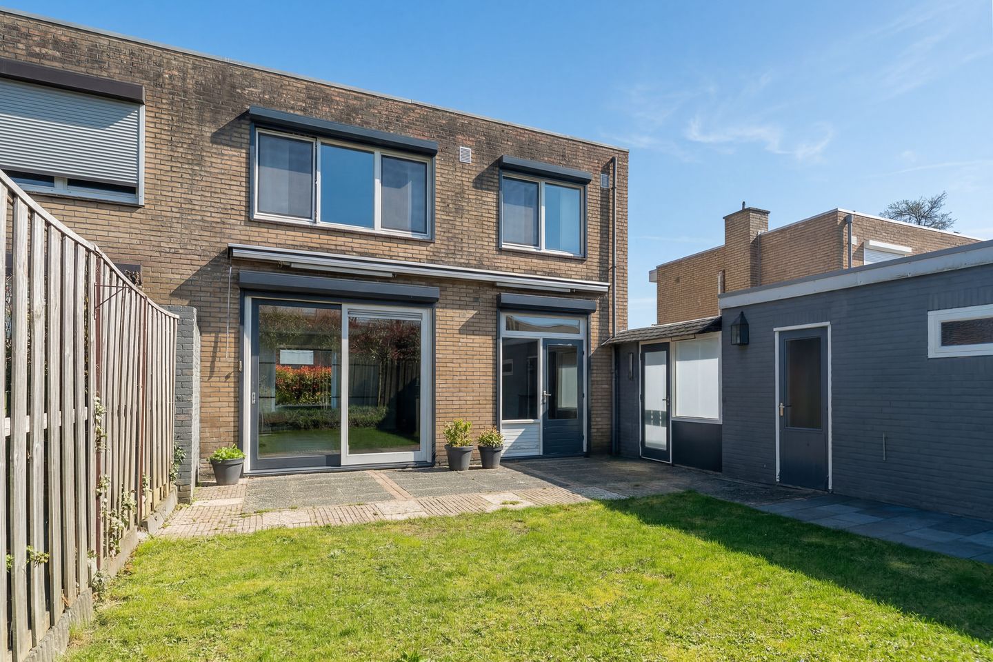 Modernized Family Home with Garage and Technological Extras — 17