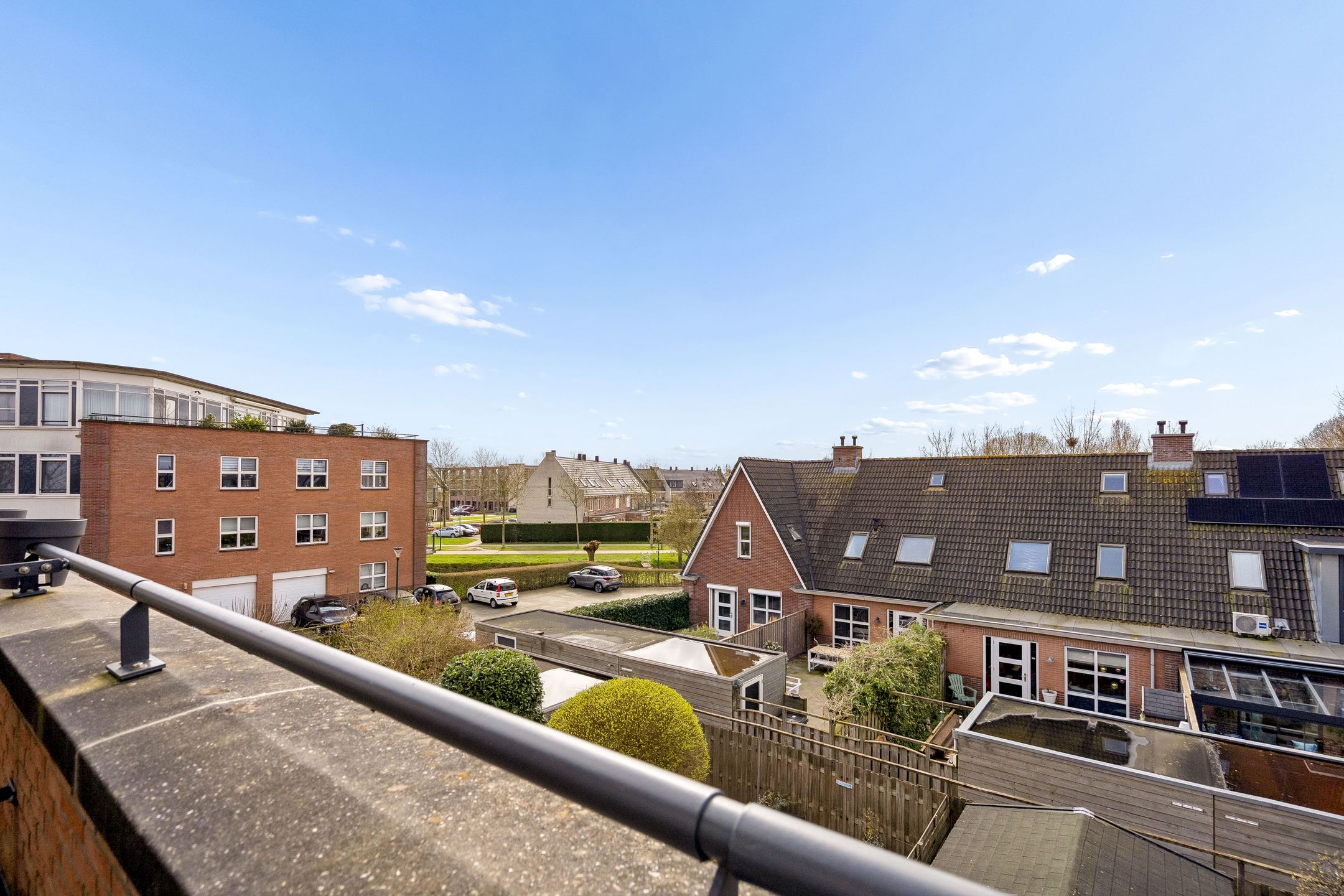 Photo 39 of Edelsteen 66