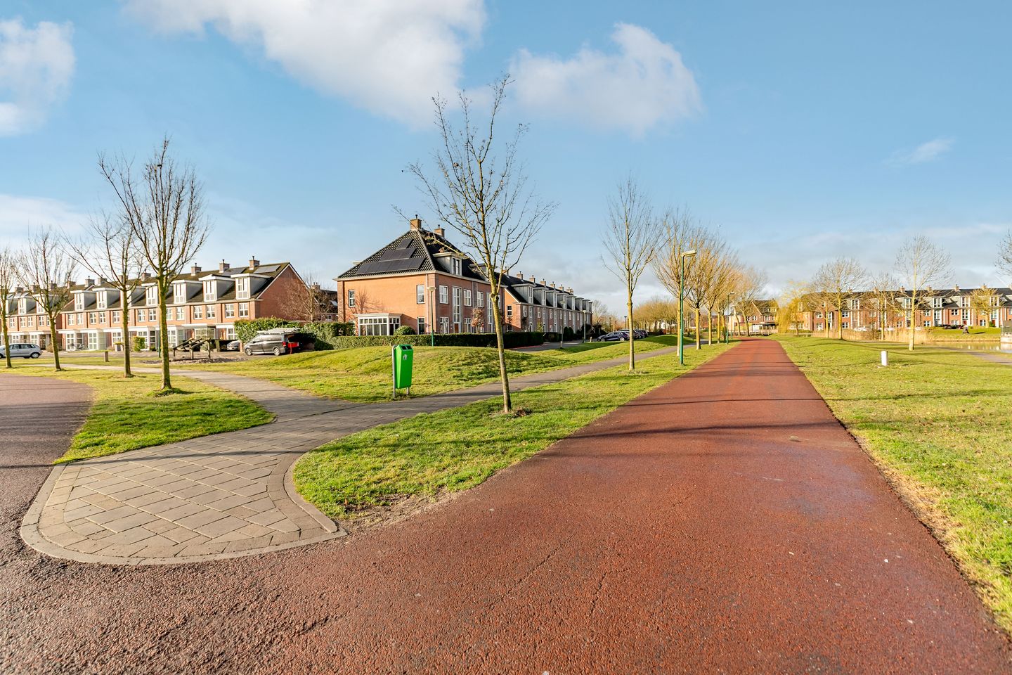 Photo 44 of Edelsteen 66