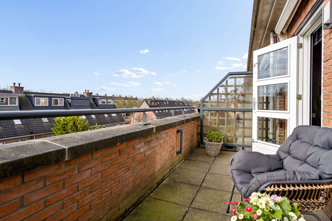 Photo 13 of Edelsteen 66