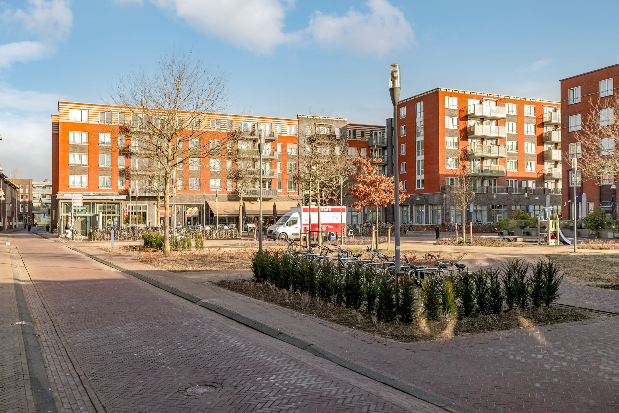 Photo 48 of Edelsteen 66