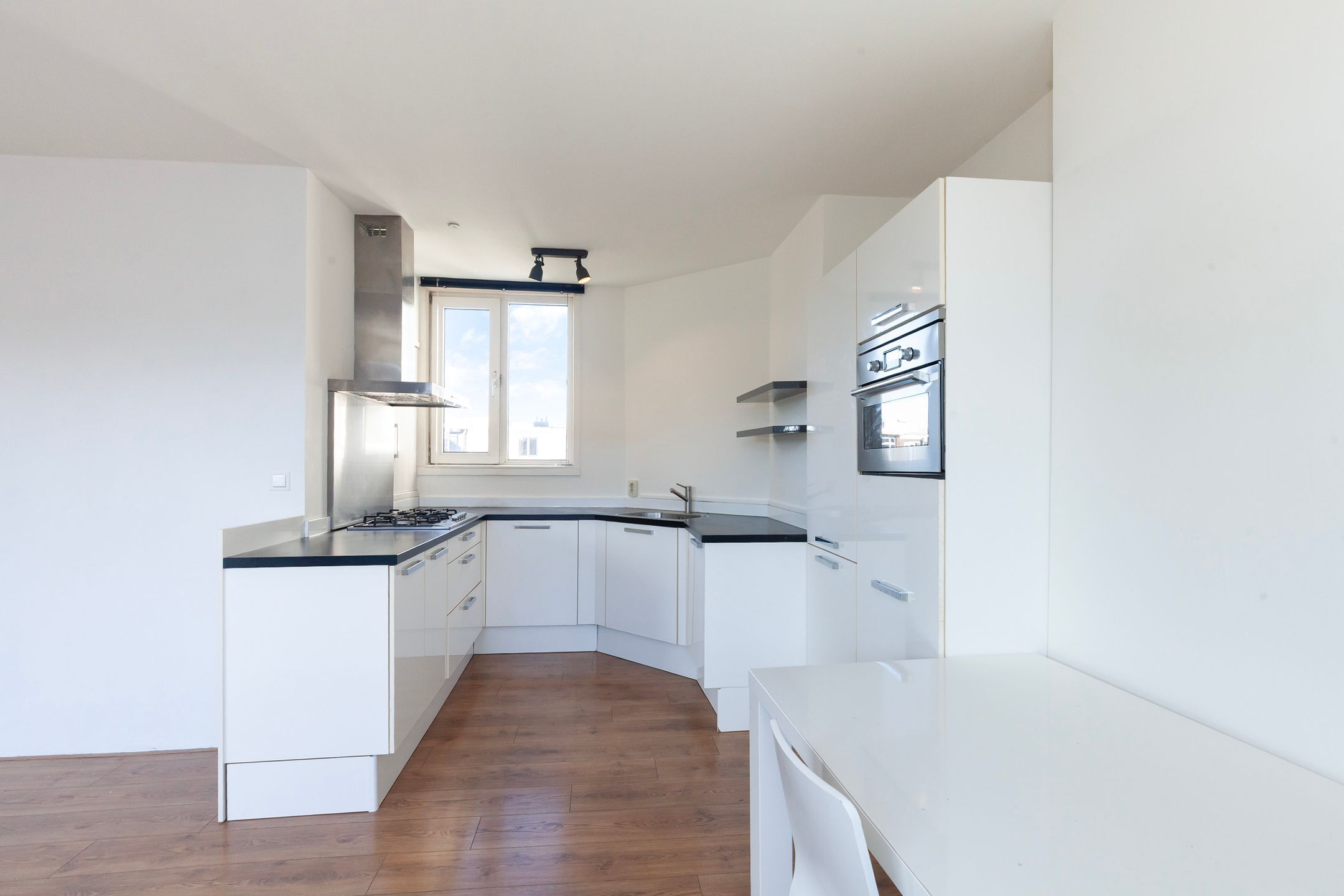 Foto 9 van Van Houtenstraat 3-C