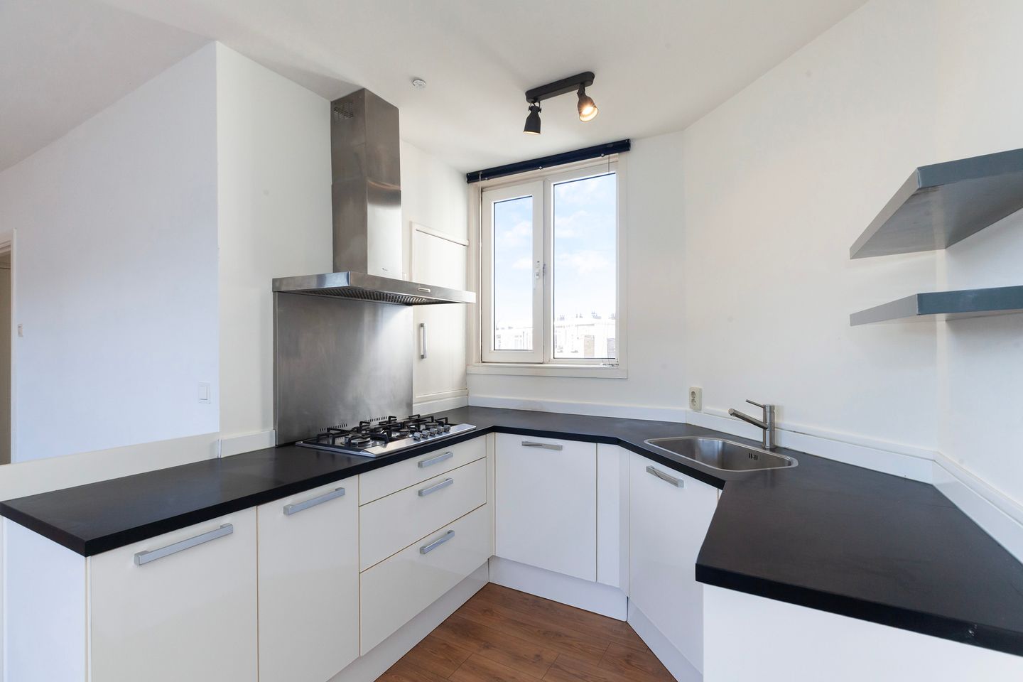 Foto 10 van Van Houtenstraat 3-C