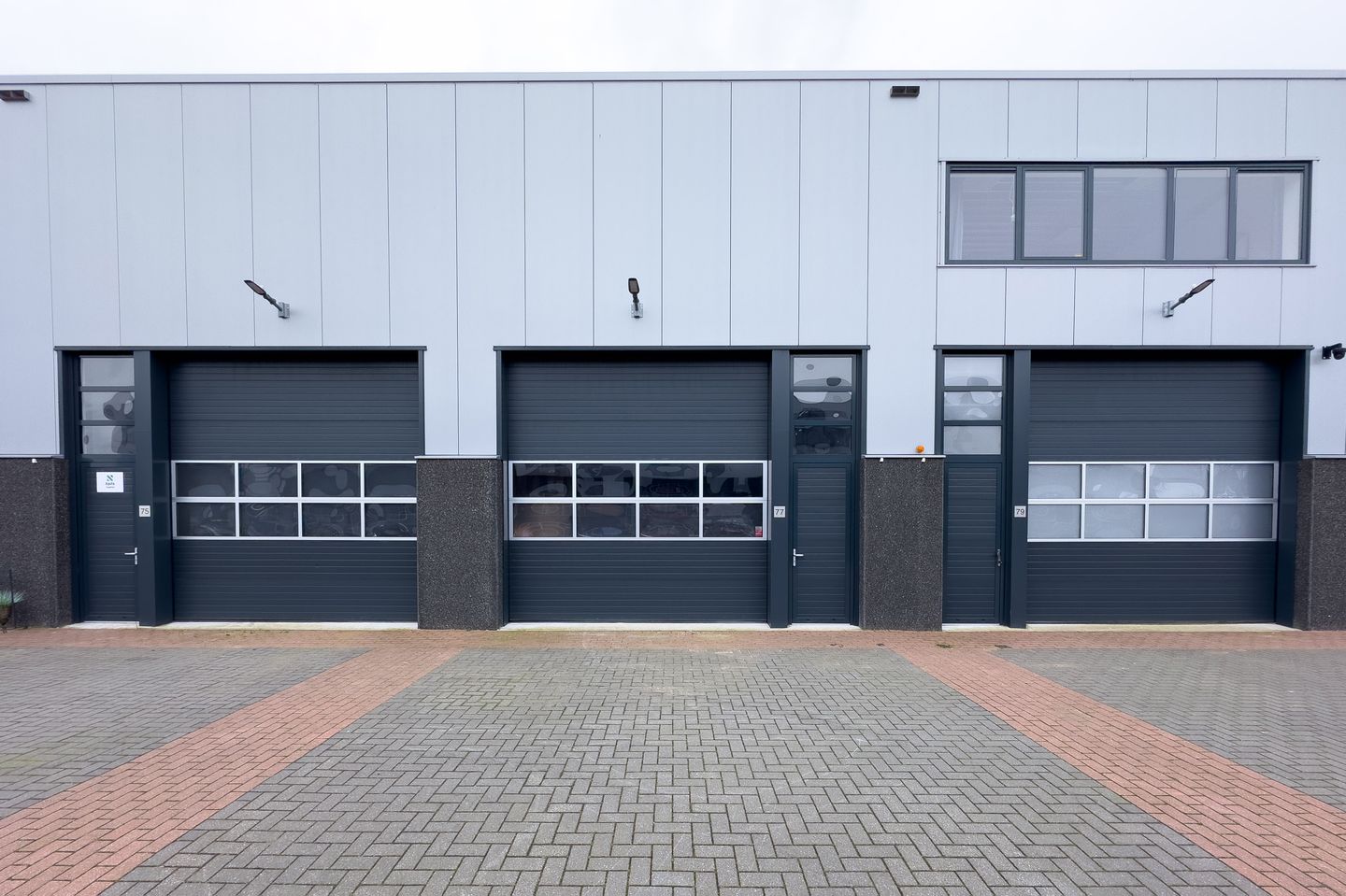 Bekijk foto 1 van Brandweerstraat 77