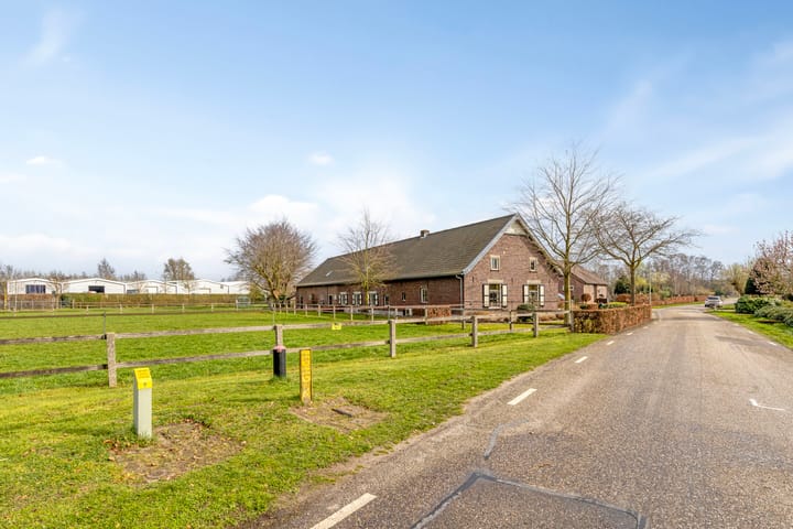 Foto 4 van van Elzenweg 1
